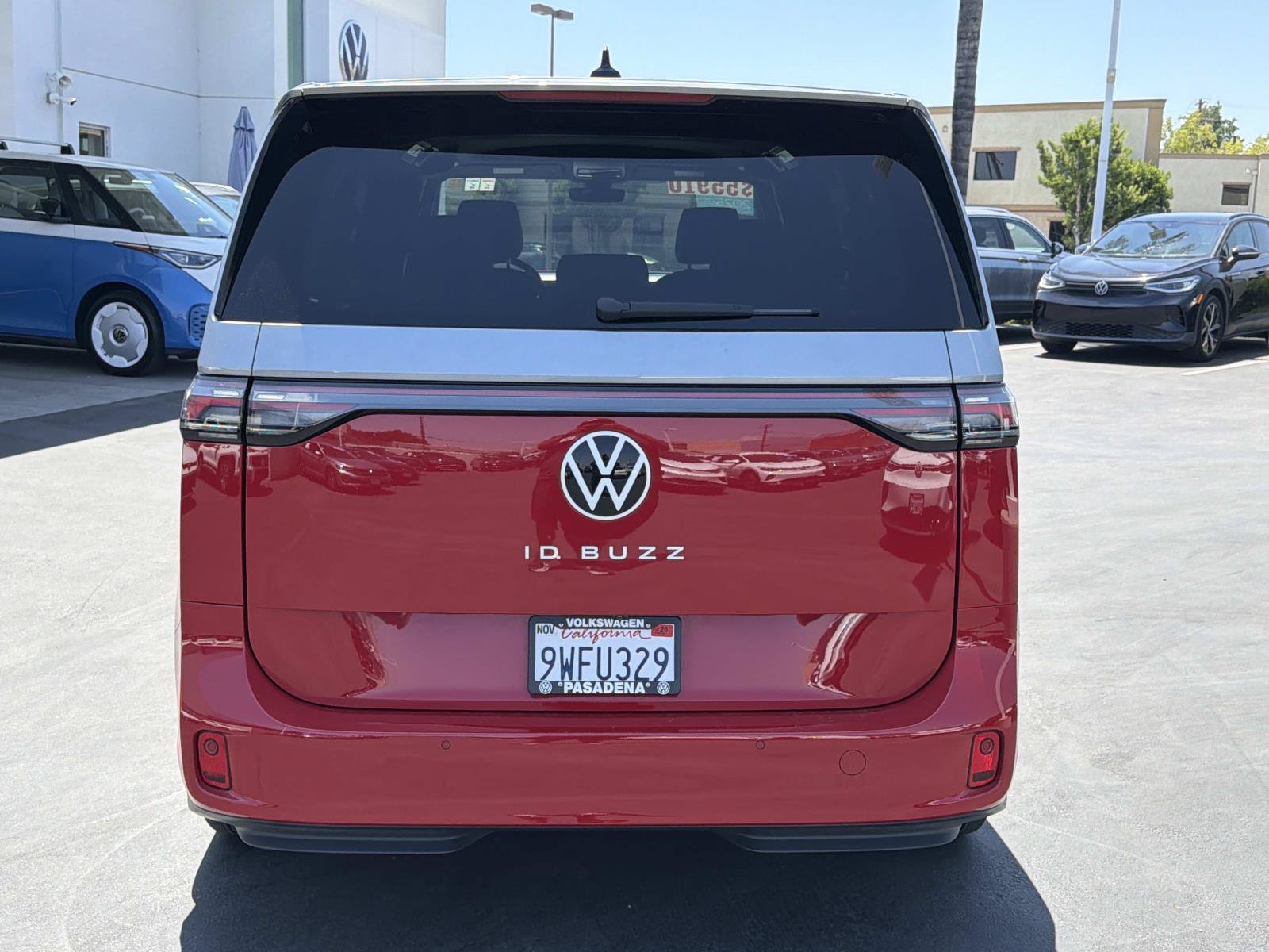Certified 2025 Volkswagen ID. Buzz Pro S RWD image 4