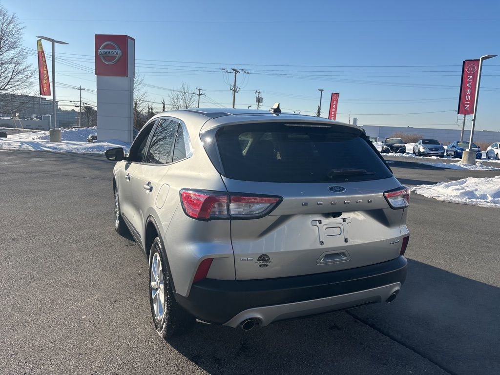 Used 2022 Ford Escape SE w/ Cold Weather Package image 5