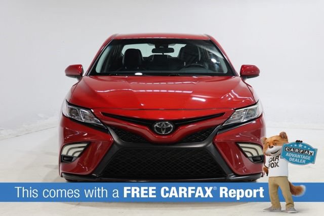 Used 2019 Toyota Camry SE FWD image 2
