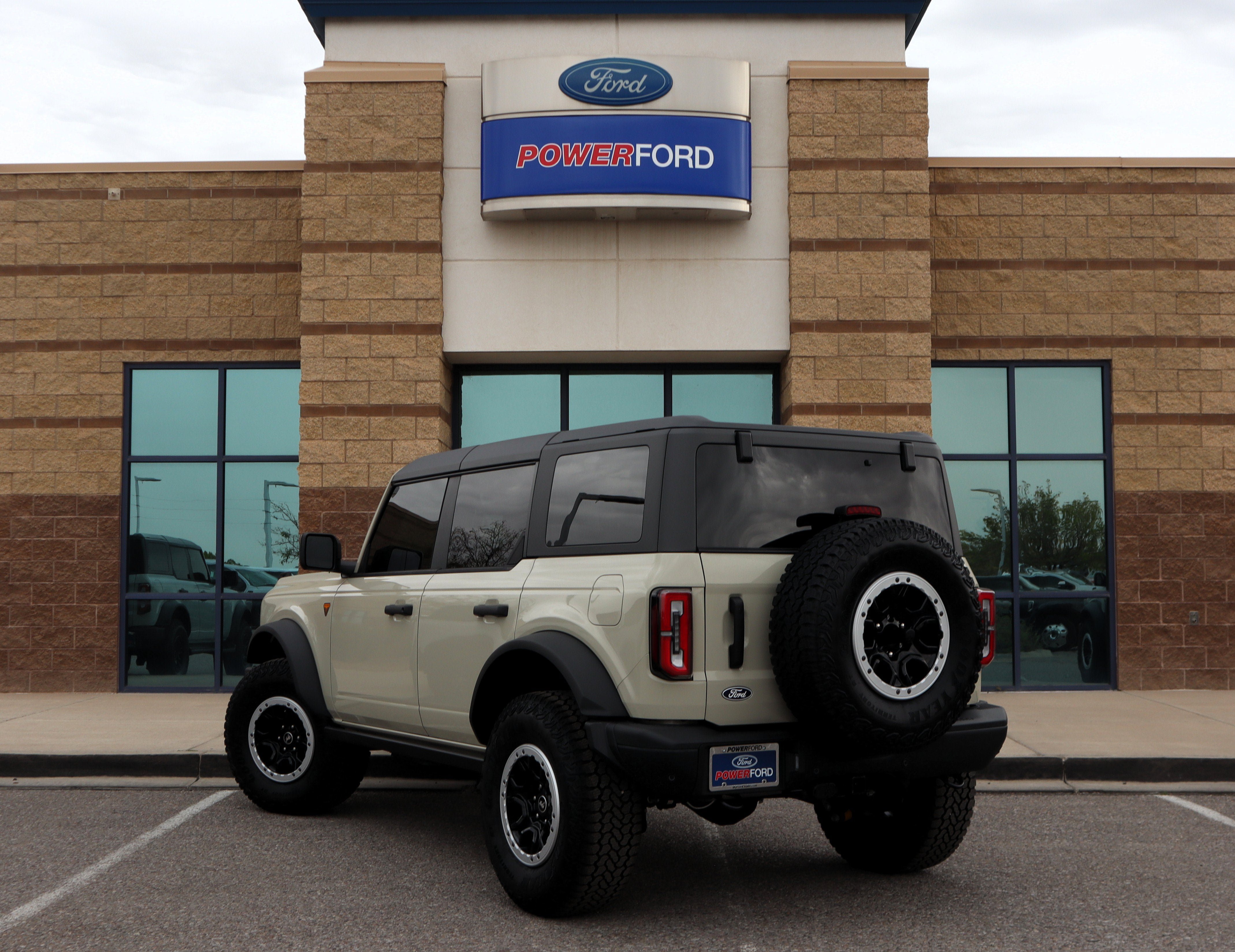 New 2026 Ford Bronco Badlands AWD/4WD image 8