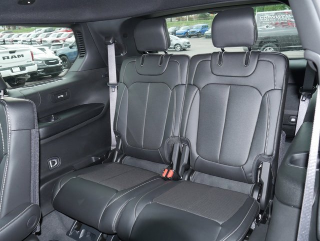 New 2025 Jeep Grand Cherokee L Limited w/ Luxury Tech Group II image 28