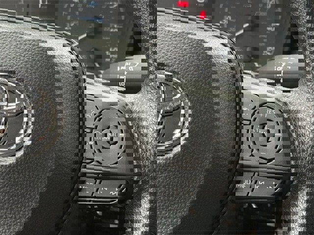 Used 2025 Toyota Corolla LE image 15