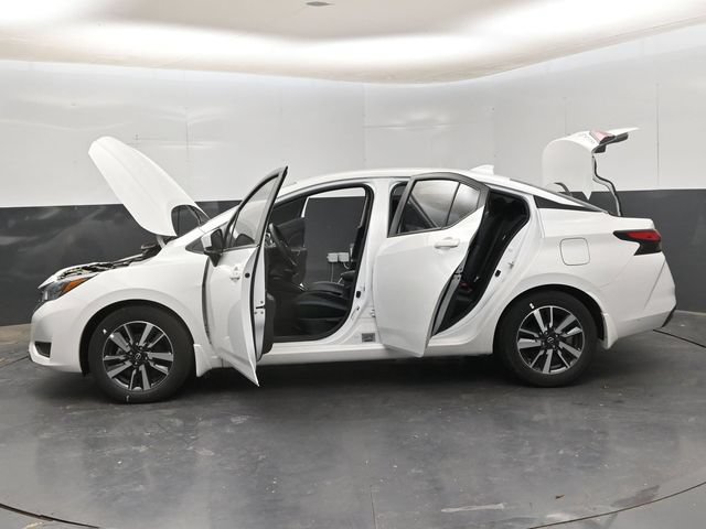 New 2025 Nissan Versa SV w/ Trunk Package FWD image 30