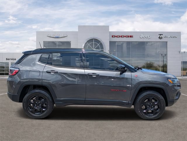 Certified 2023 Jeep Compass Trailhawk w/ Trailer Tow Group AWD/4WD image 2