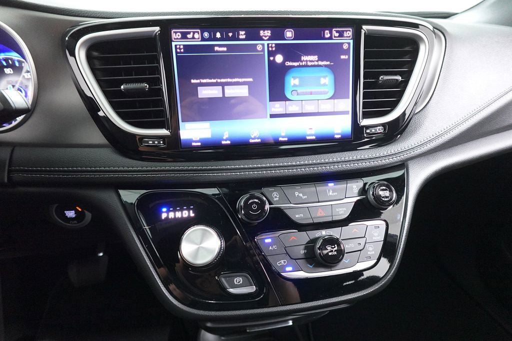 New 2027 Chrysler Pacifica Select FWD image 13