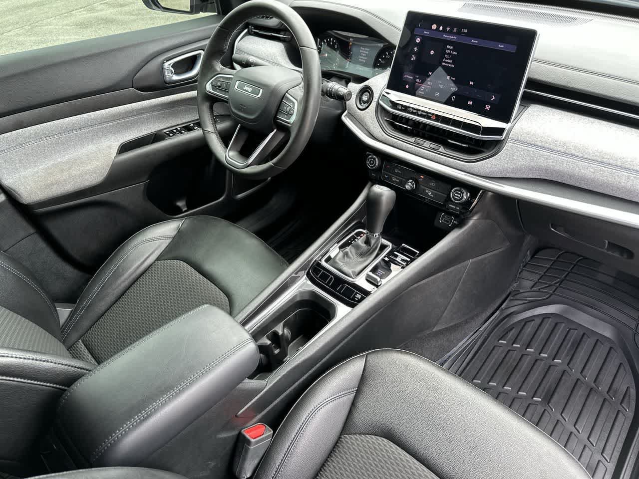 Certified 2024 Jeep Compass Latitude AWD/4WD image 32