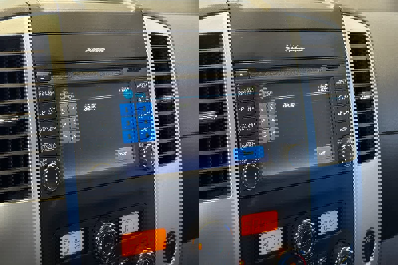 Used 2017 Nissan Frontier PRO-4X w/ Pro-4x Luxury Package image 18