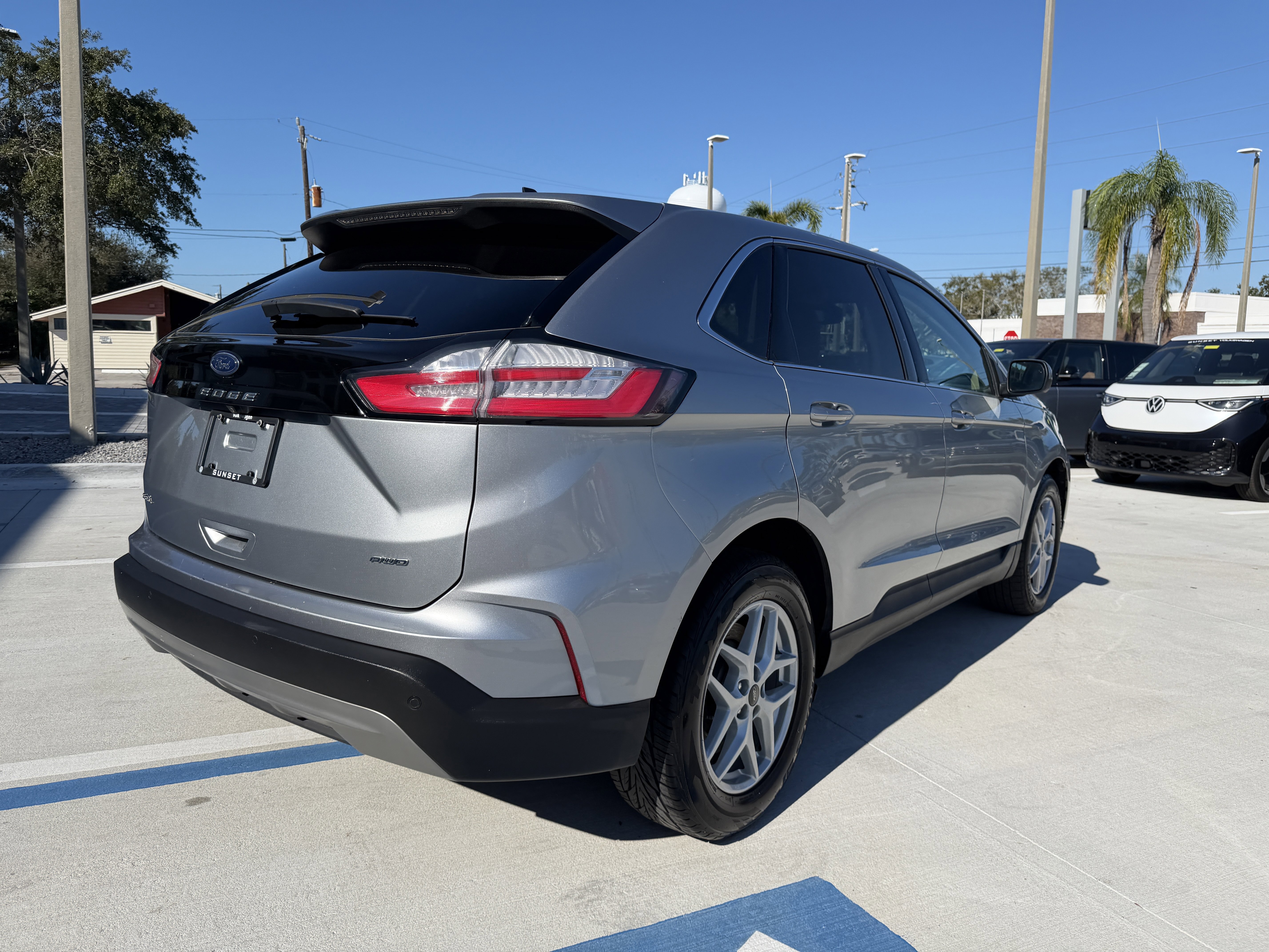 Used 2023 Ford Edge SEL image 3