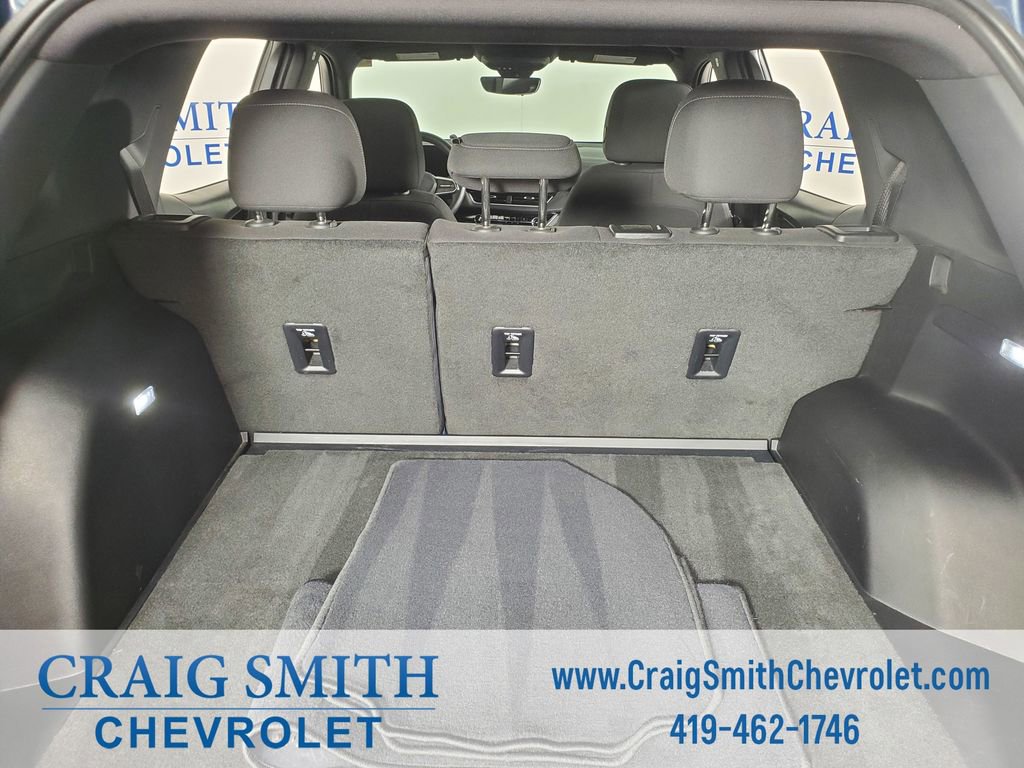 Used 2025 Chevrolet Equinox LT w/ Safety and Technology Package FWD image 12