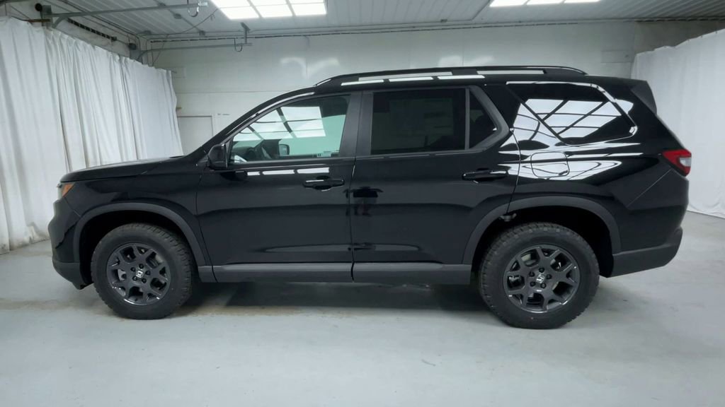 New 2025 Honda Pilot TrailSport image 5