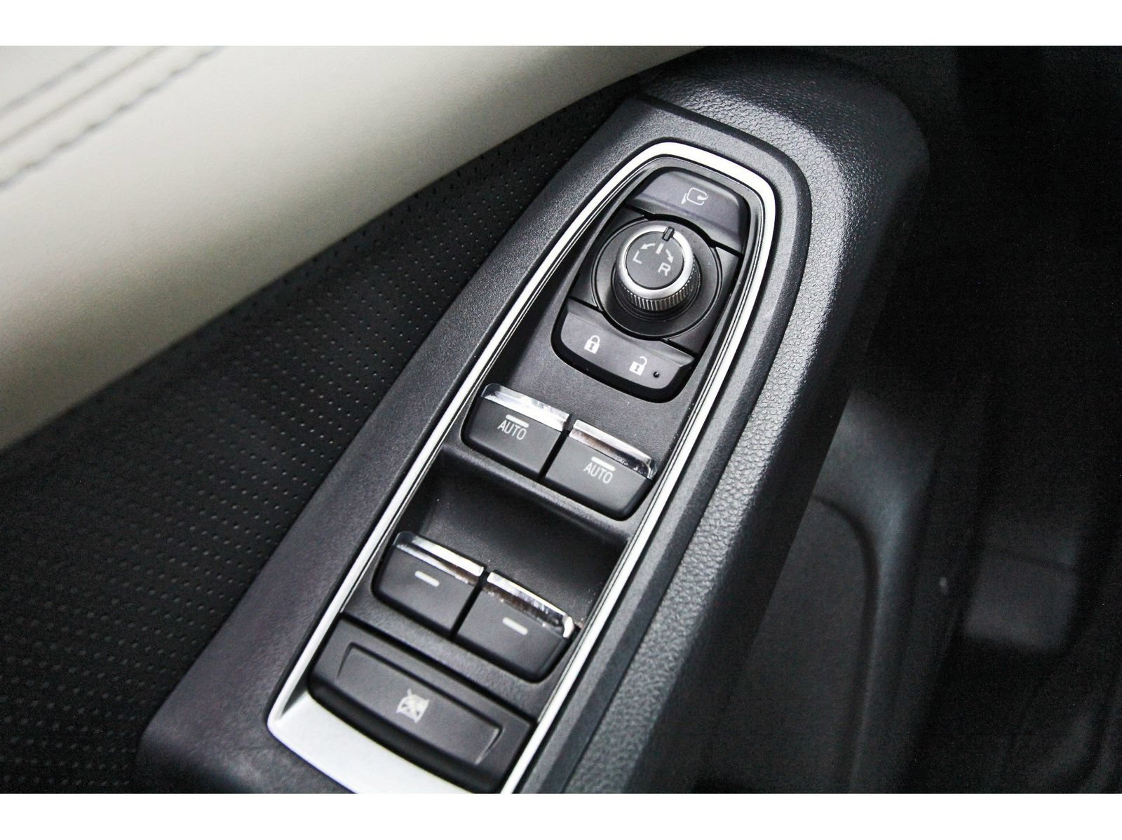 Used 2023 Subaru Ascent Limited w/ Technology Package AWD/4WD image 21