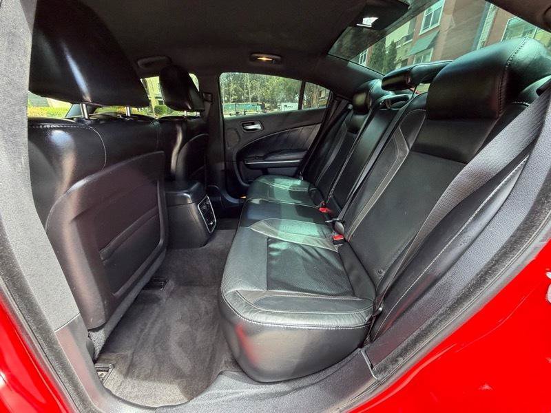 Used 2016 Dodge Charger R/T w/ Plus Group RWD image 40