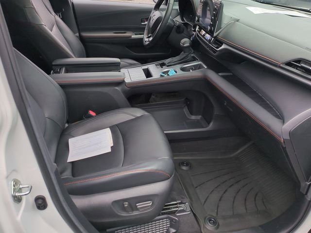 Used 2023 Toyota Sienna XSE image 33