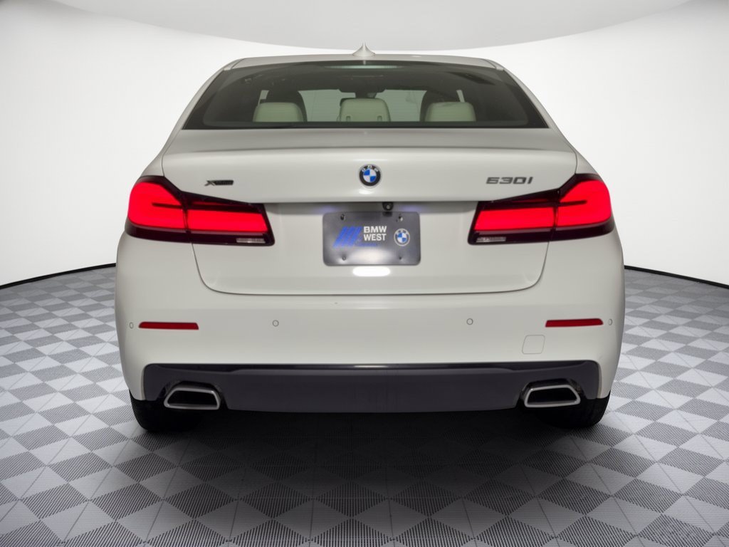 Used 2022 BMW 530i xDrive w/ Executive Package AWD/4WD image 11