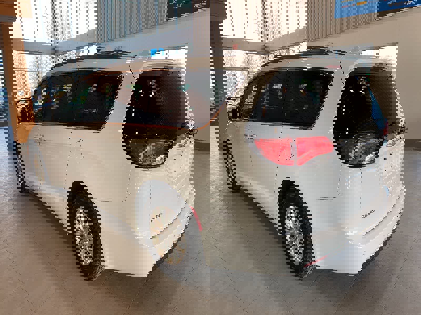 Used 2018 Chrysler Pacifica Touring Plus image 3