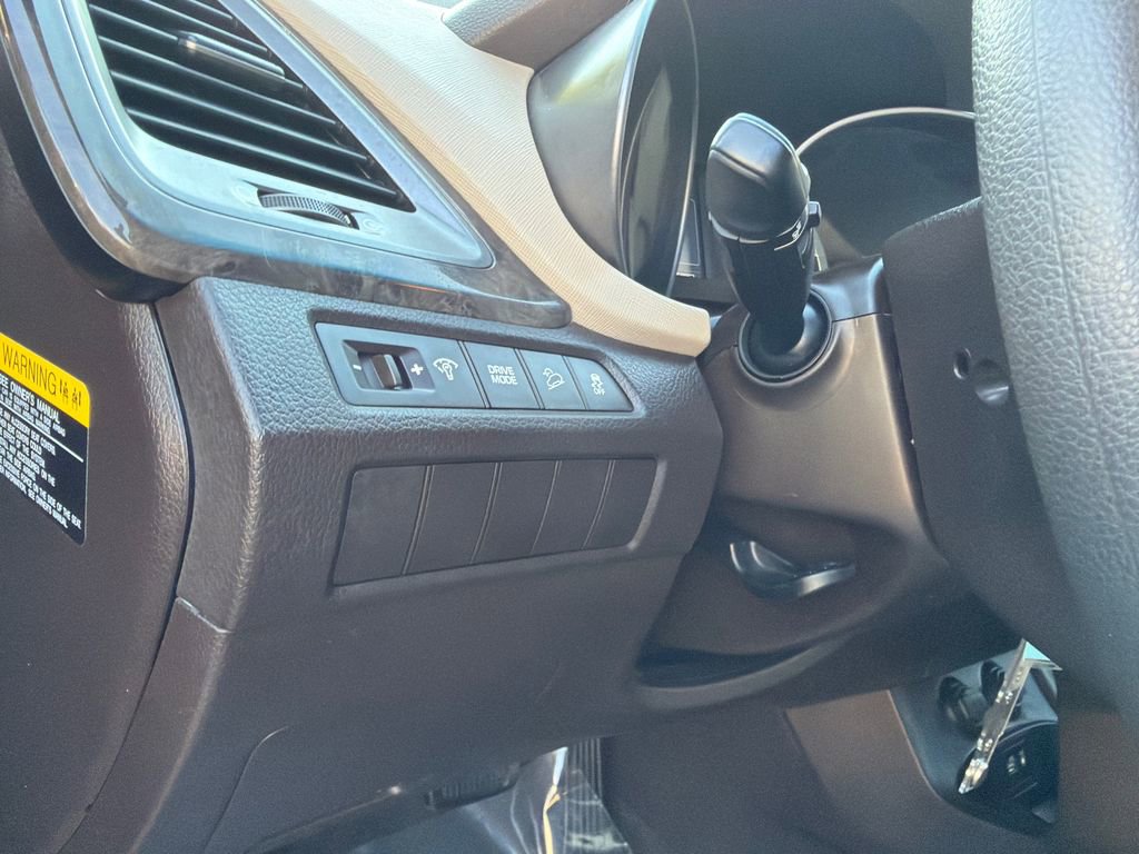 Used 2017 Hyundai Santa Fe Sport FWD image 30