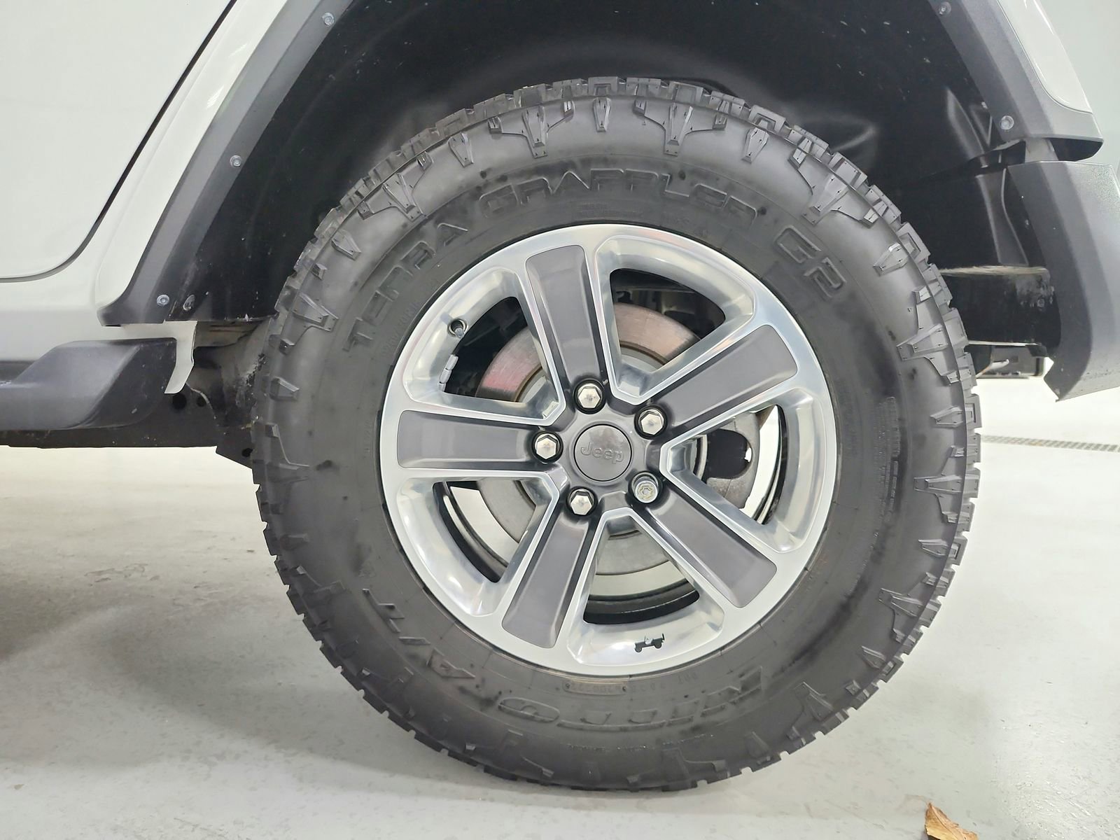 Used 2018 Jeep Wrangler Unlimited Sahara image 38