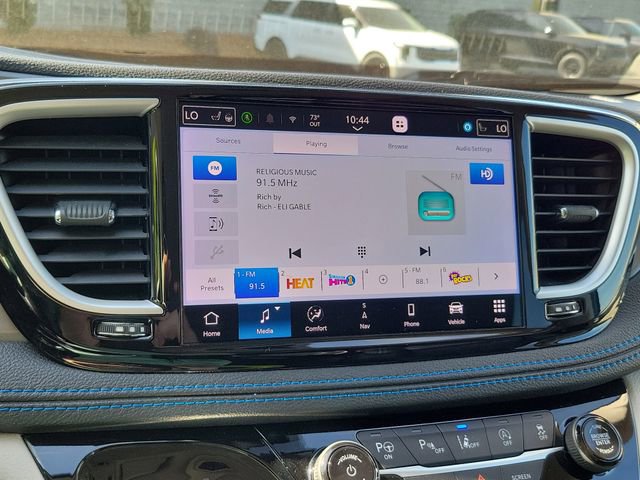 Used 2021 Chrysler Pacifica Touring-L w/ Premium & Safety Sphere Group FWD image 22