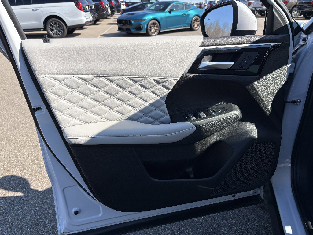 Used 2023 Mitsubishi Outlander SEL image 29