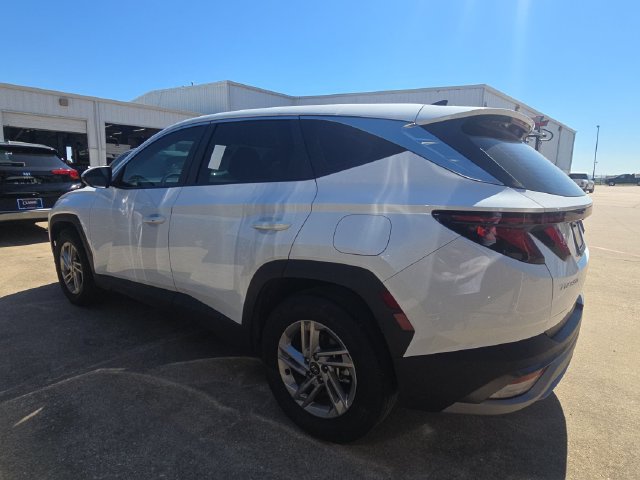 Used 2025 Hyundai Tucson SE FWD image 3