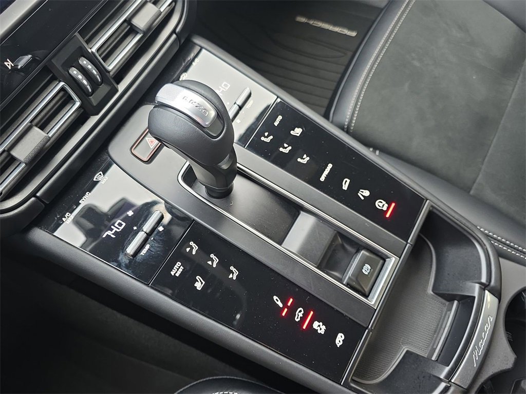 Used 2024 Porsche Macan GTS image 18