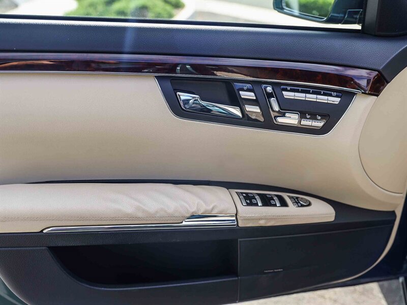 Used 2012 Mercedes-Benz S 550 image 27