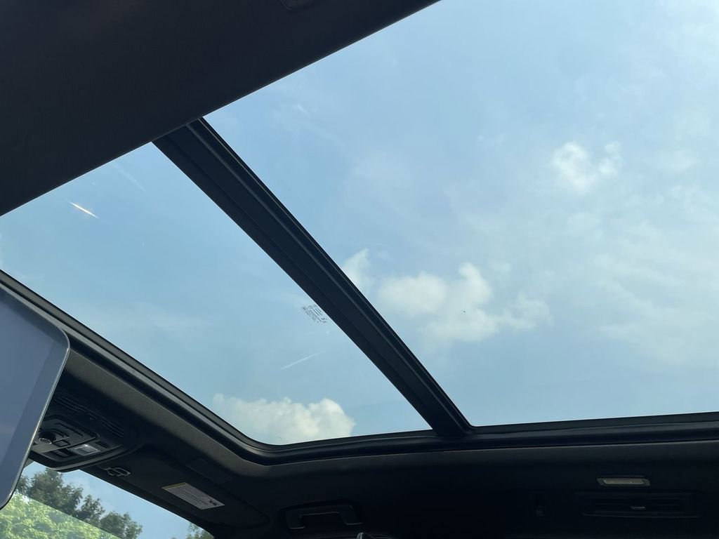 Used 2024 Cadillac Escalade Premium Luxury w/ LPO, Floor Liner Package image 28