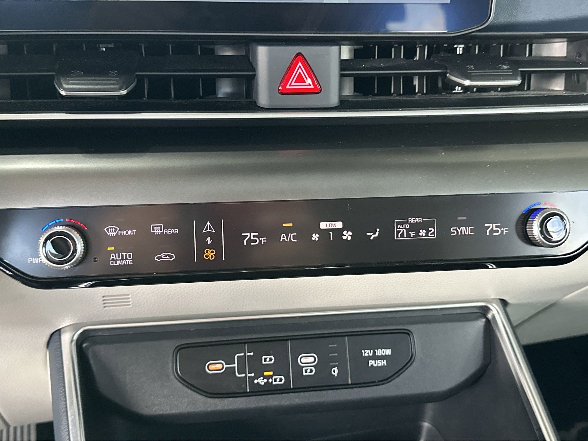 Used 2025 Kia Carnival SX Prestige image 17