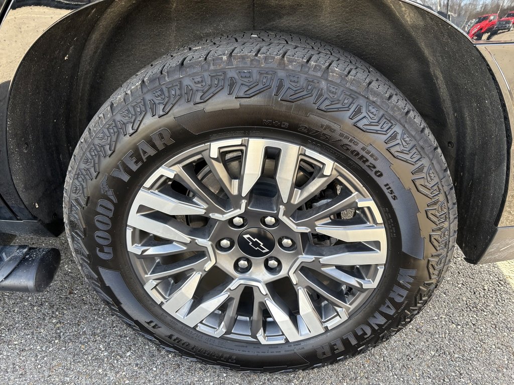 Used 2025 Chevrolet Tahoe Z71 w/ Z71 Off-Road Package image 12