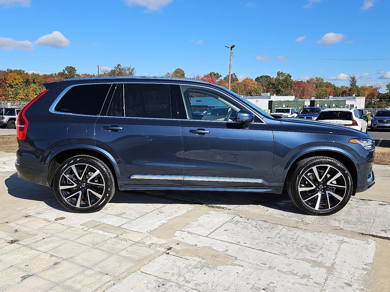 Certified 2024 Volvo XC90 B6 Plus w/ Protection Package Premier image 7