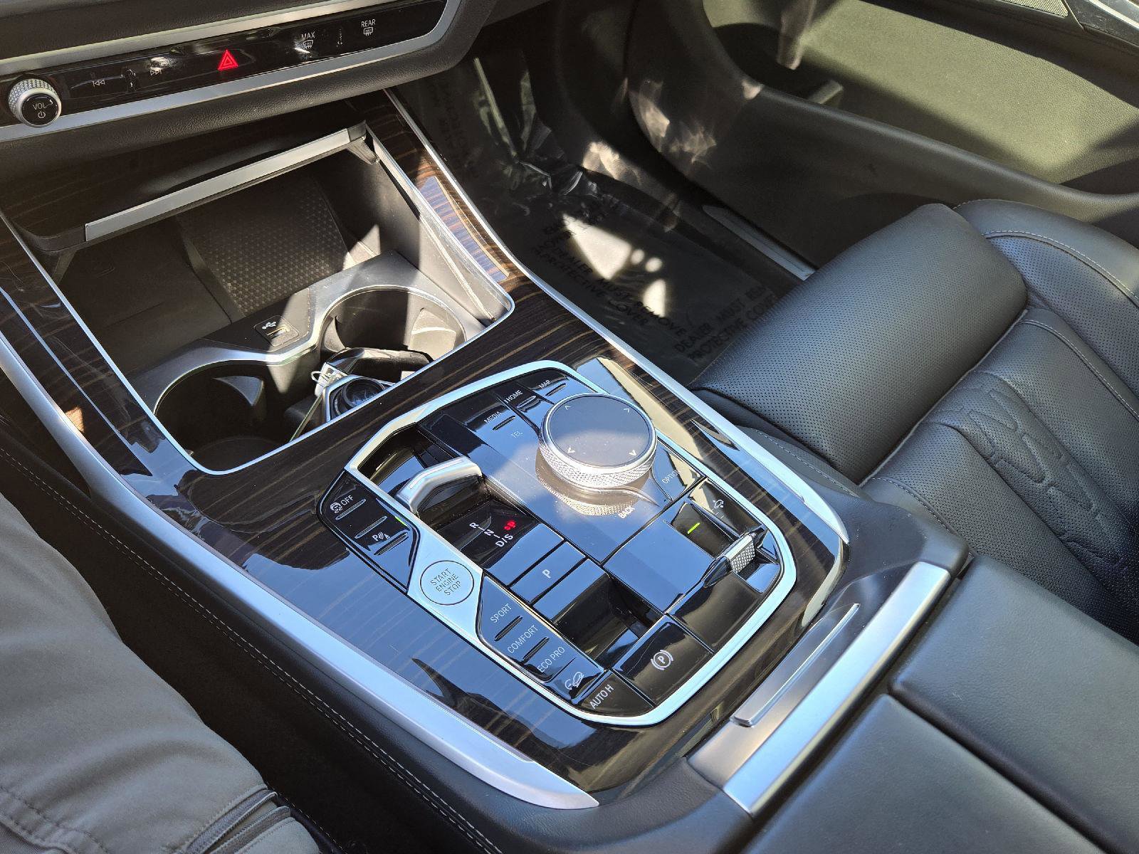 Used 2025 BMW X7 xDrive40i image 28