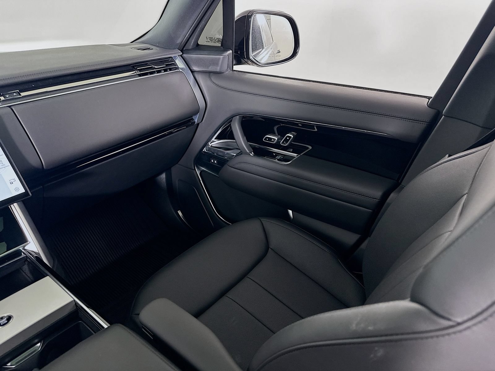 New 2026 Land Rover Range Rover SE AWD/4WD image 23