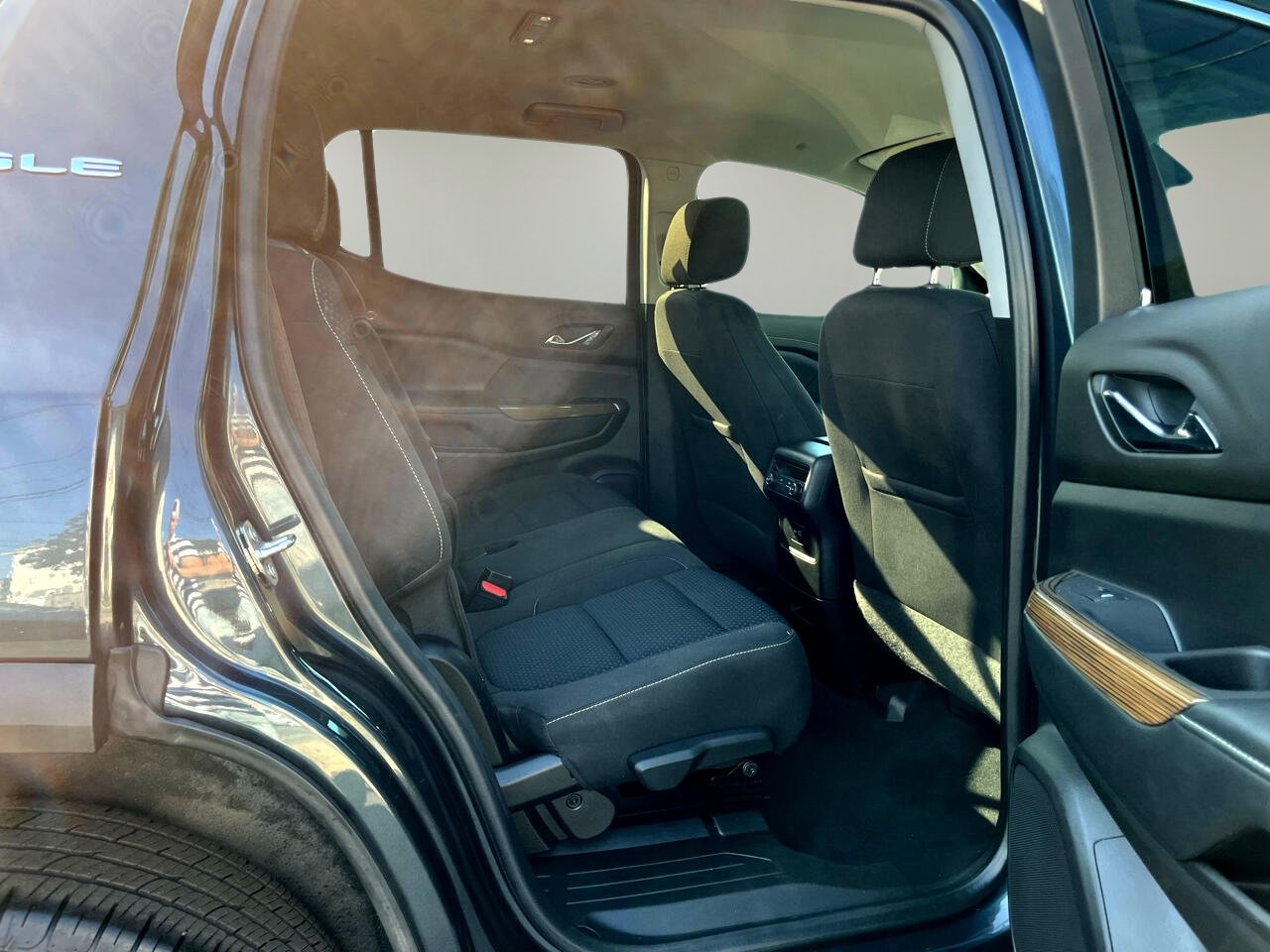 Used 2020 GMC Acadia SLE image 15