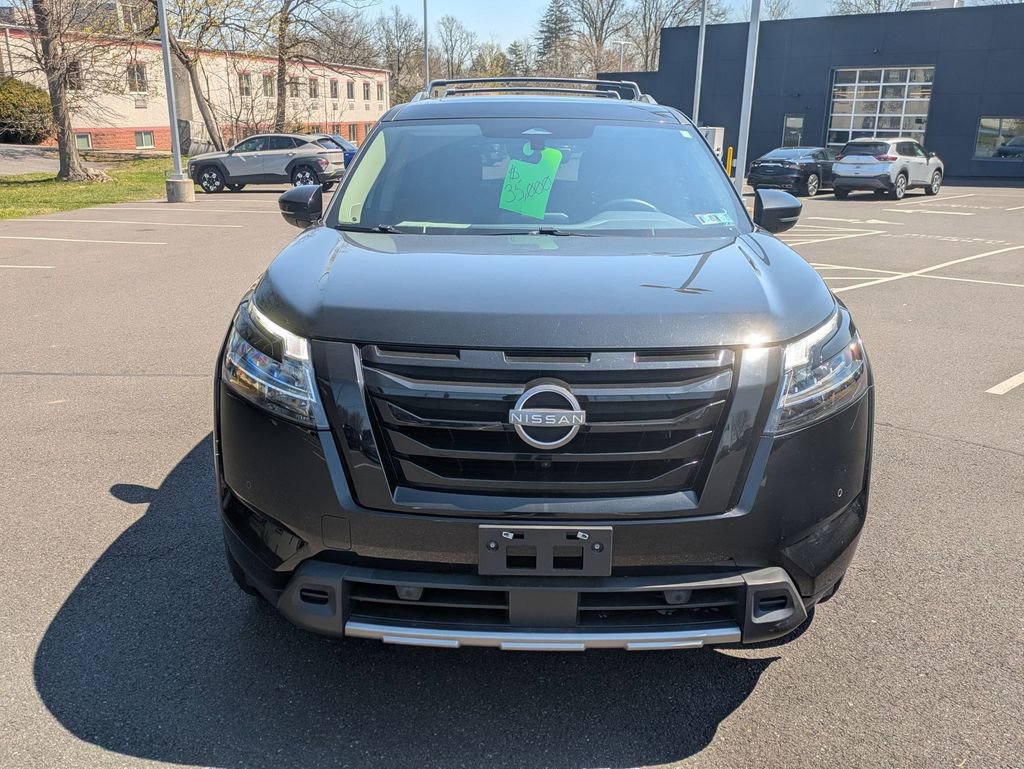 Used 2023 Nissan Pathfinder SL w/ SL Premium Package image 2