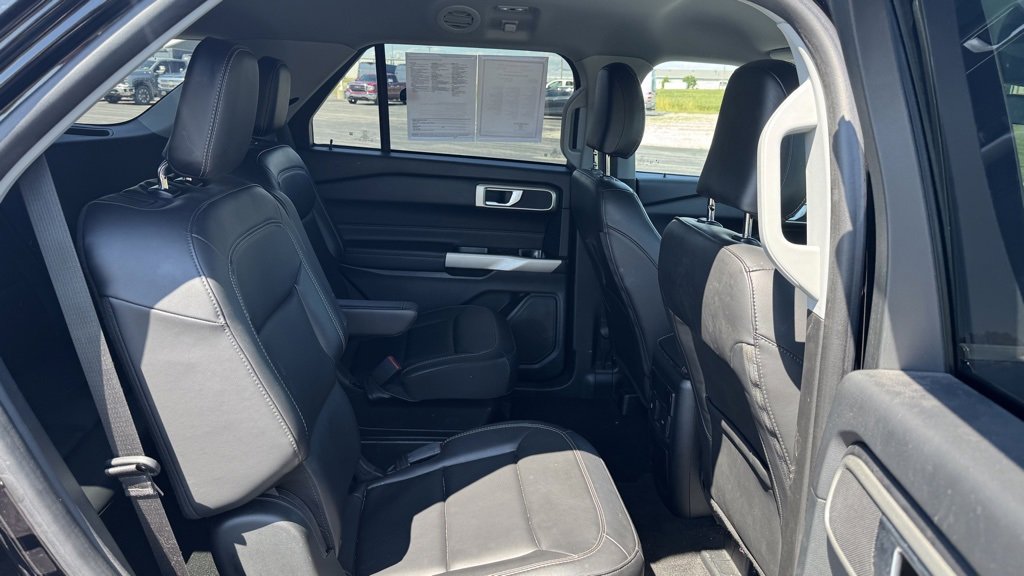 Used 2023 Ford Explorer XLT w/ Equipment Group 202A image 17