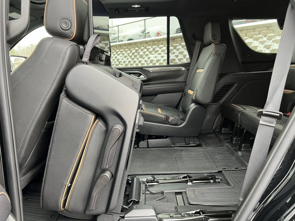 Used 2023 GMC Yukon AT4 w/ AT4 Premium Package image 6