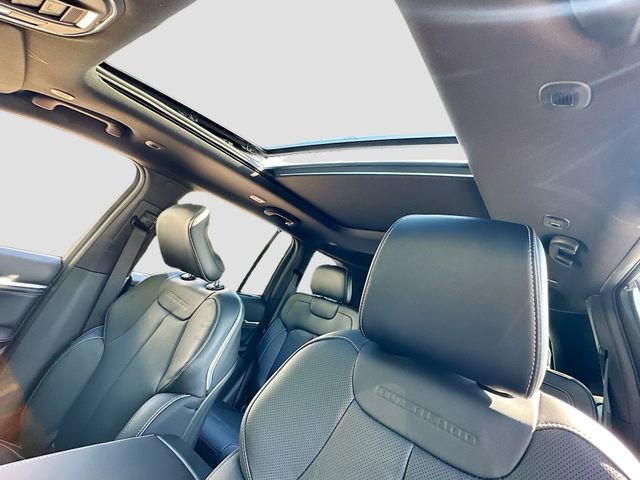 New 2025 Jeep Grand Cherokee Overland w/ Luxury Tech Group IV AWD/4WD image 22