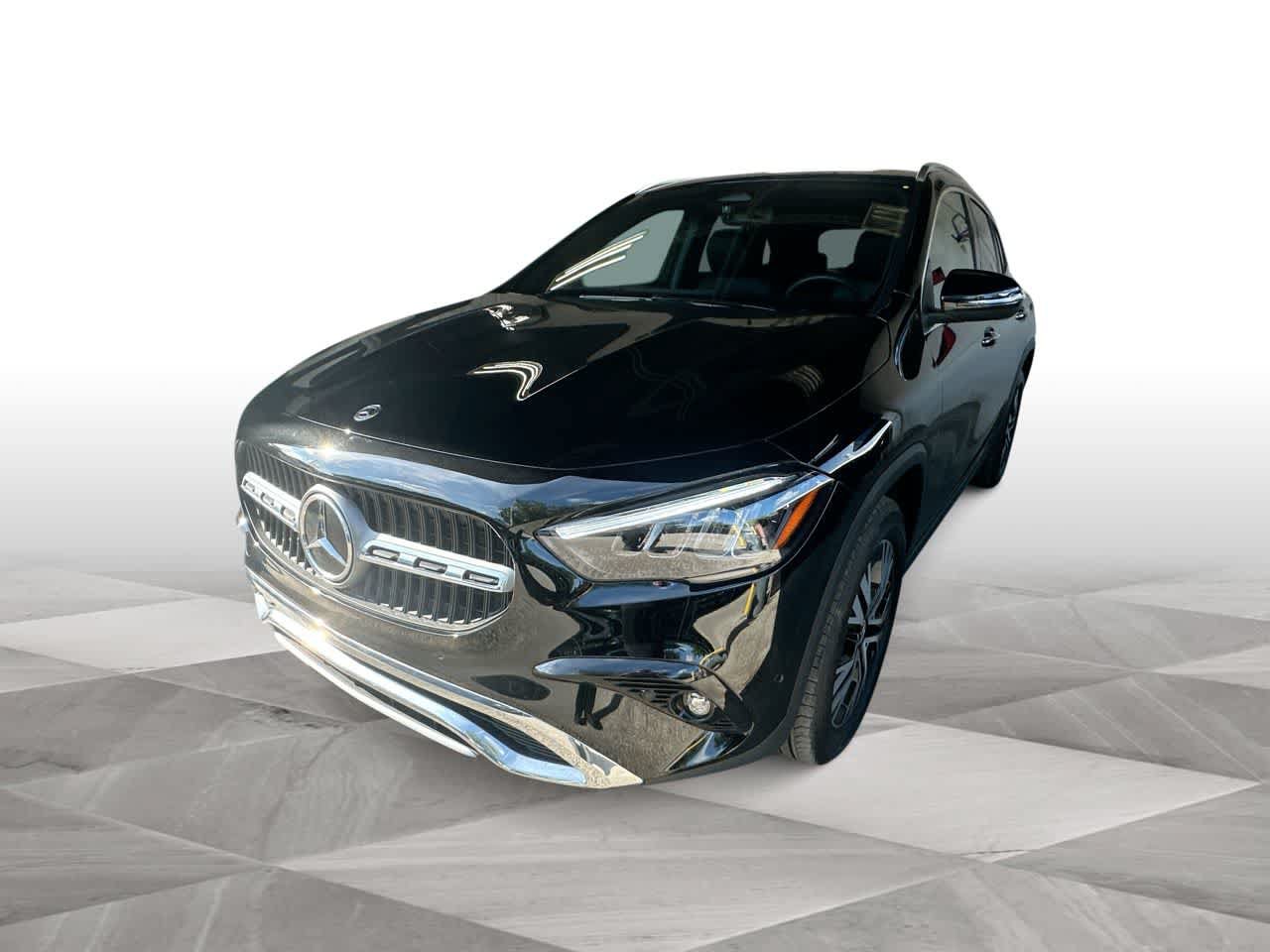 Used 2025 Mercedes-Benz GLA 250 4MATIC w/ Exclusive Package image 4
