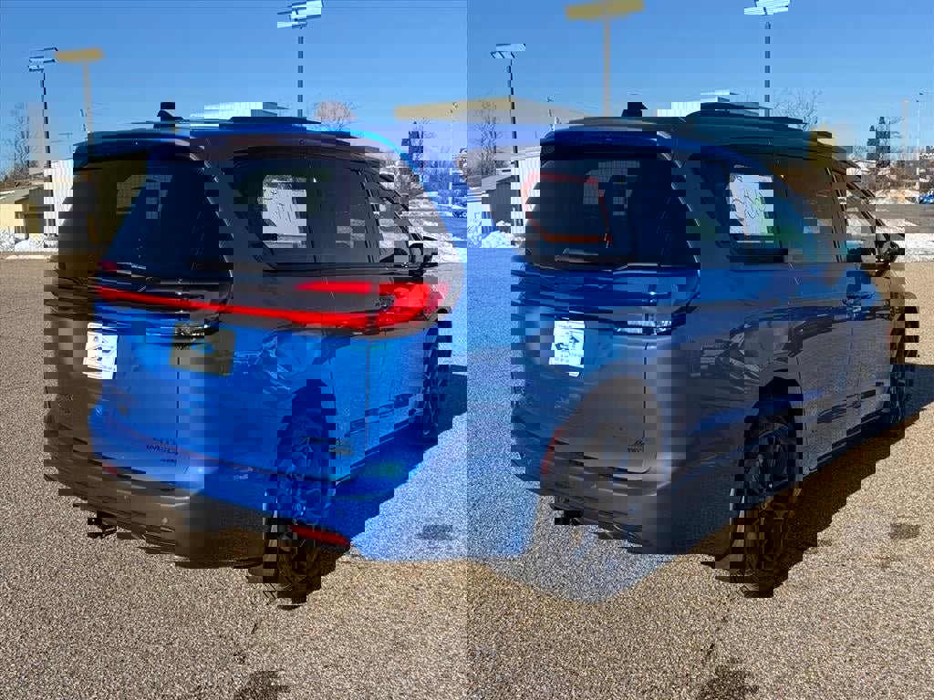 New 2026 Chrysler Pacifica Limited w/ S Appearance Package image 3