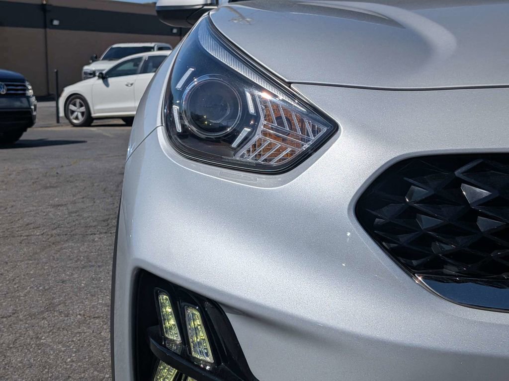 Used 2021 Kia Niro LX image 12