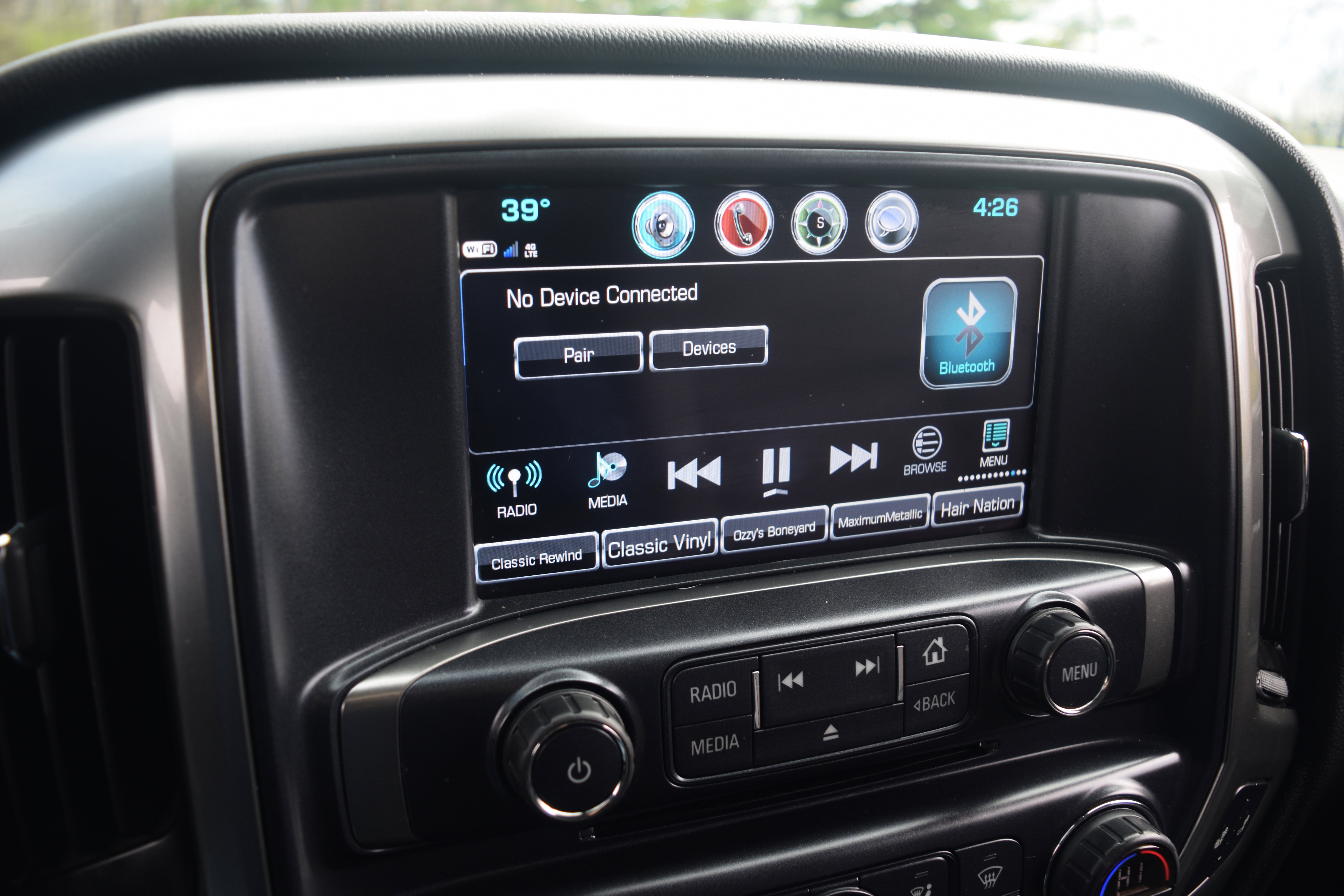 Used 2018 Chevrolet Silverado 1500 LT w/ All Star Edition AWD/4WD image 9