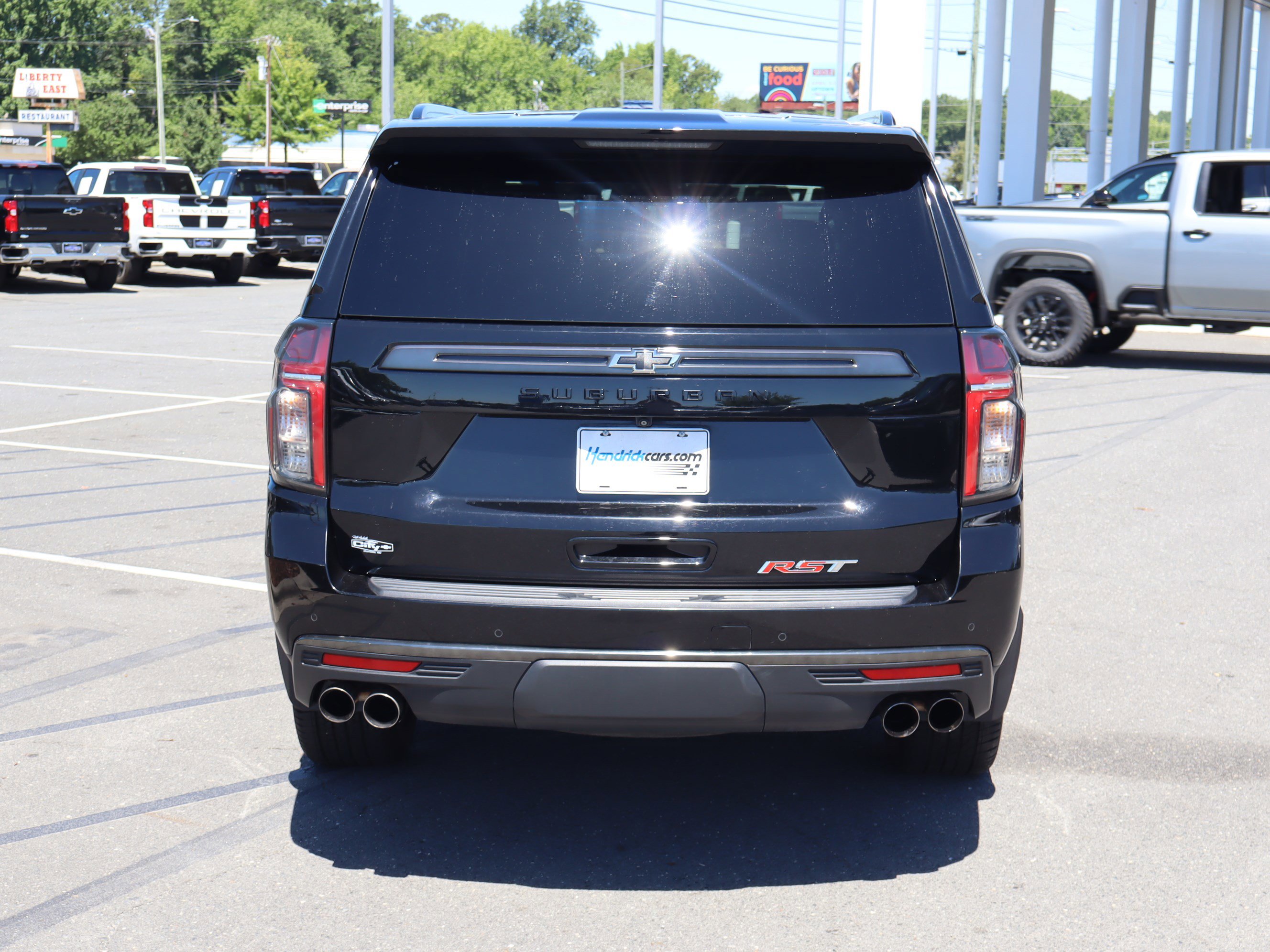 Used 2022 Chevrolet Suburban RST w/ Sport Performance Package AWD/4WD image 9