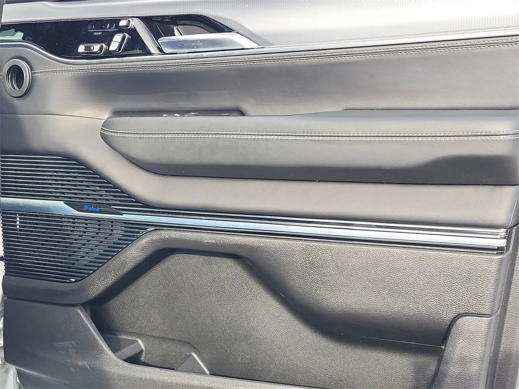 Used 2022 Jeep Grand Wagoneer Series I image 17