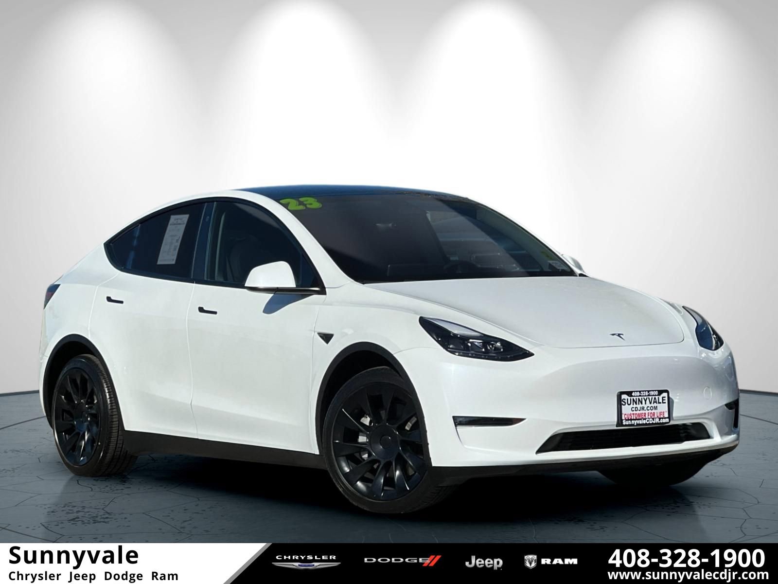 Used 2023 Tesla Model Y Long Range image 1