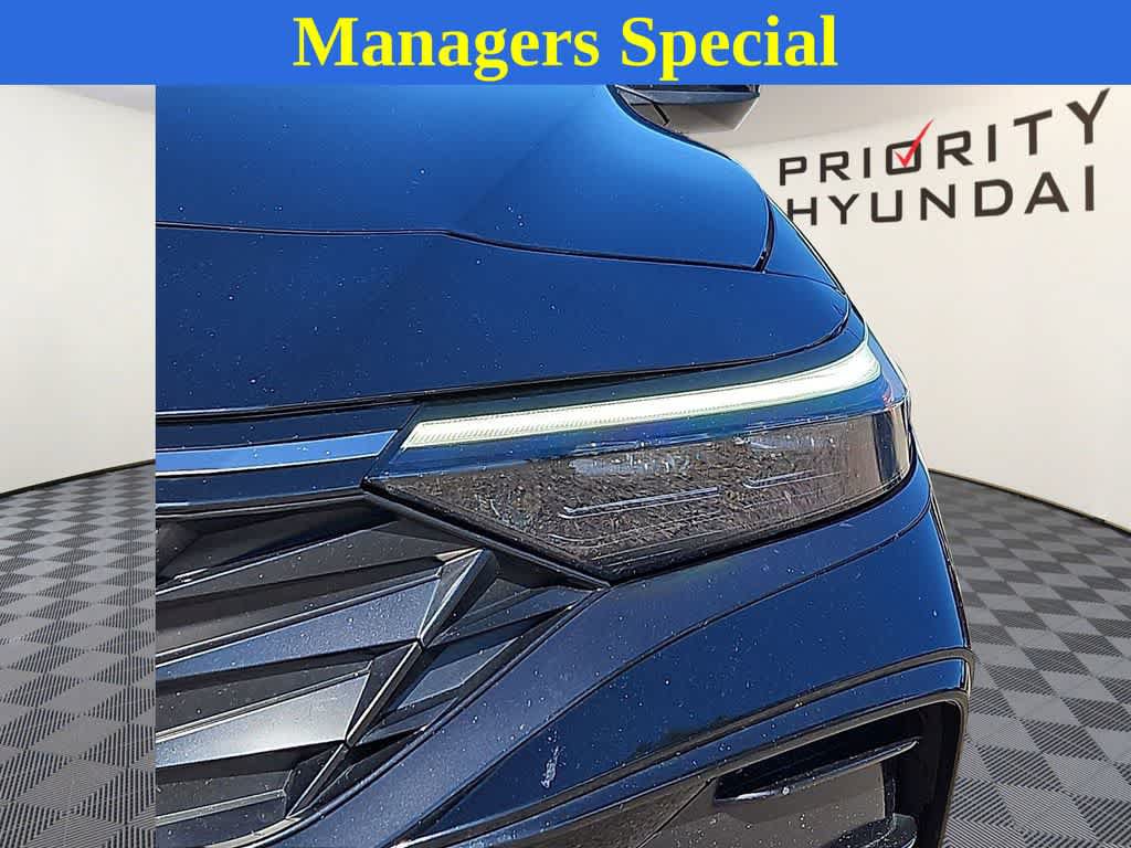 Used 2024 Hyundai Elantra SEL w/ Convenience Package FWD image 8
