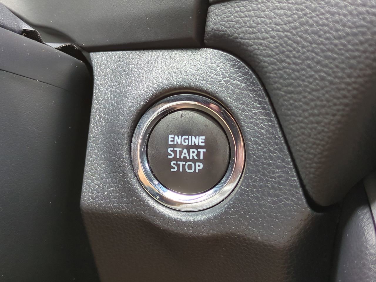 Used 2023 Toyota RAV4 Limited FWD image 28