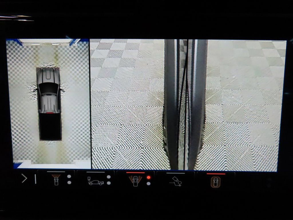 Used 2025 GMC Sierra 2500 AT4X w/ AT4X AEV Edition image 19