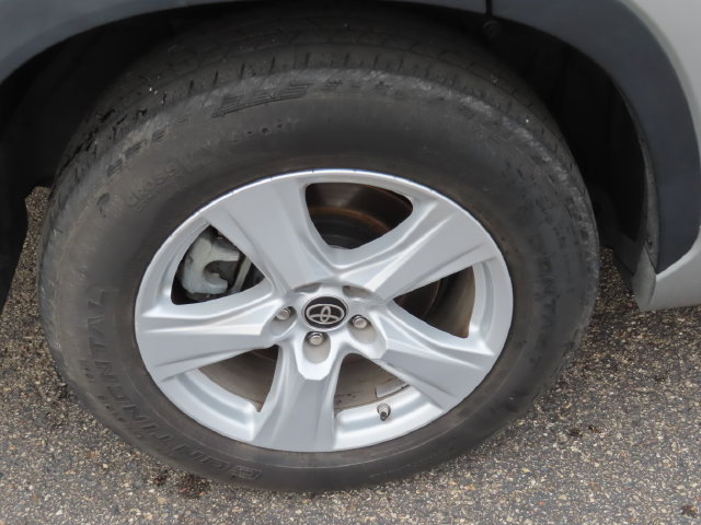 Used 2021 Toyota Highlander L FWD image 14