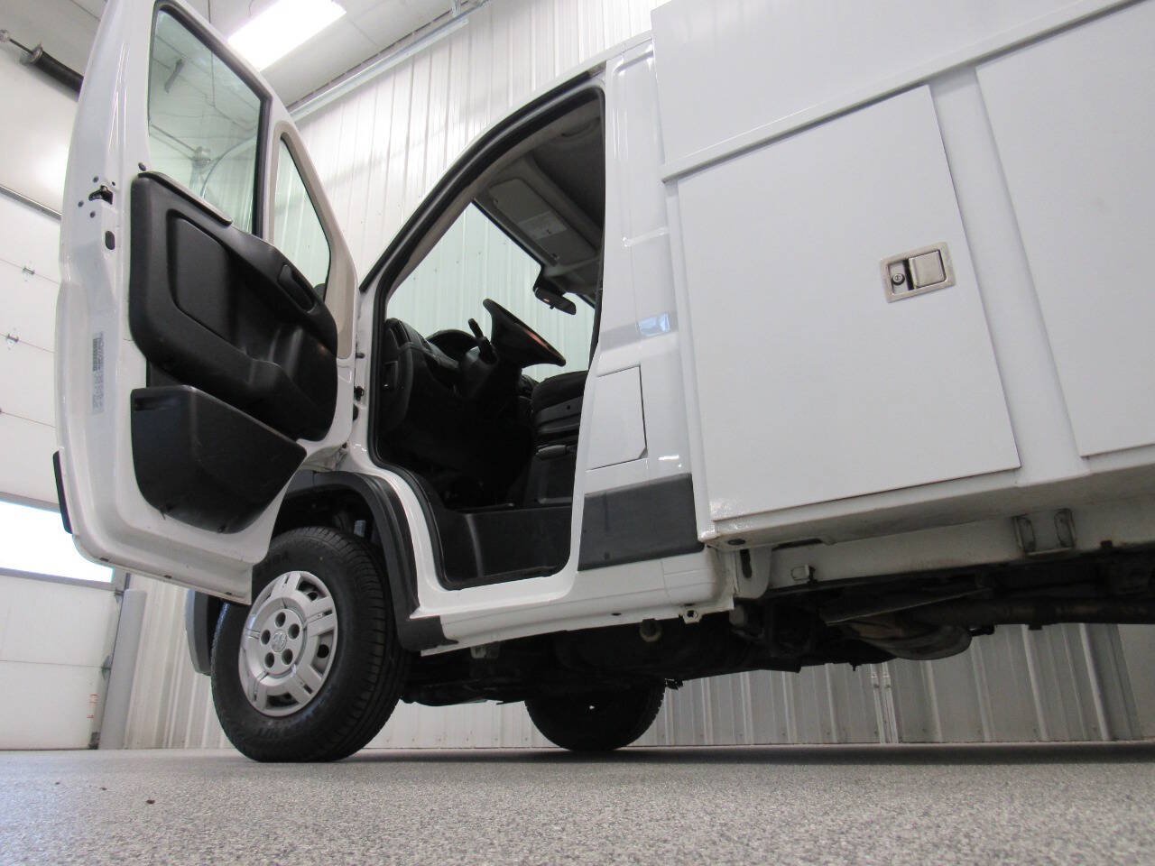 Used 2016 RAM ProMaster 2500 w/ Premium Appearance Group FWD image 33