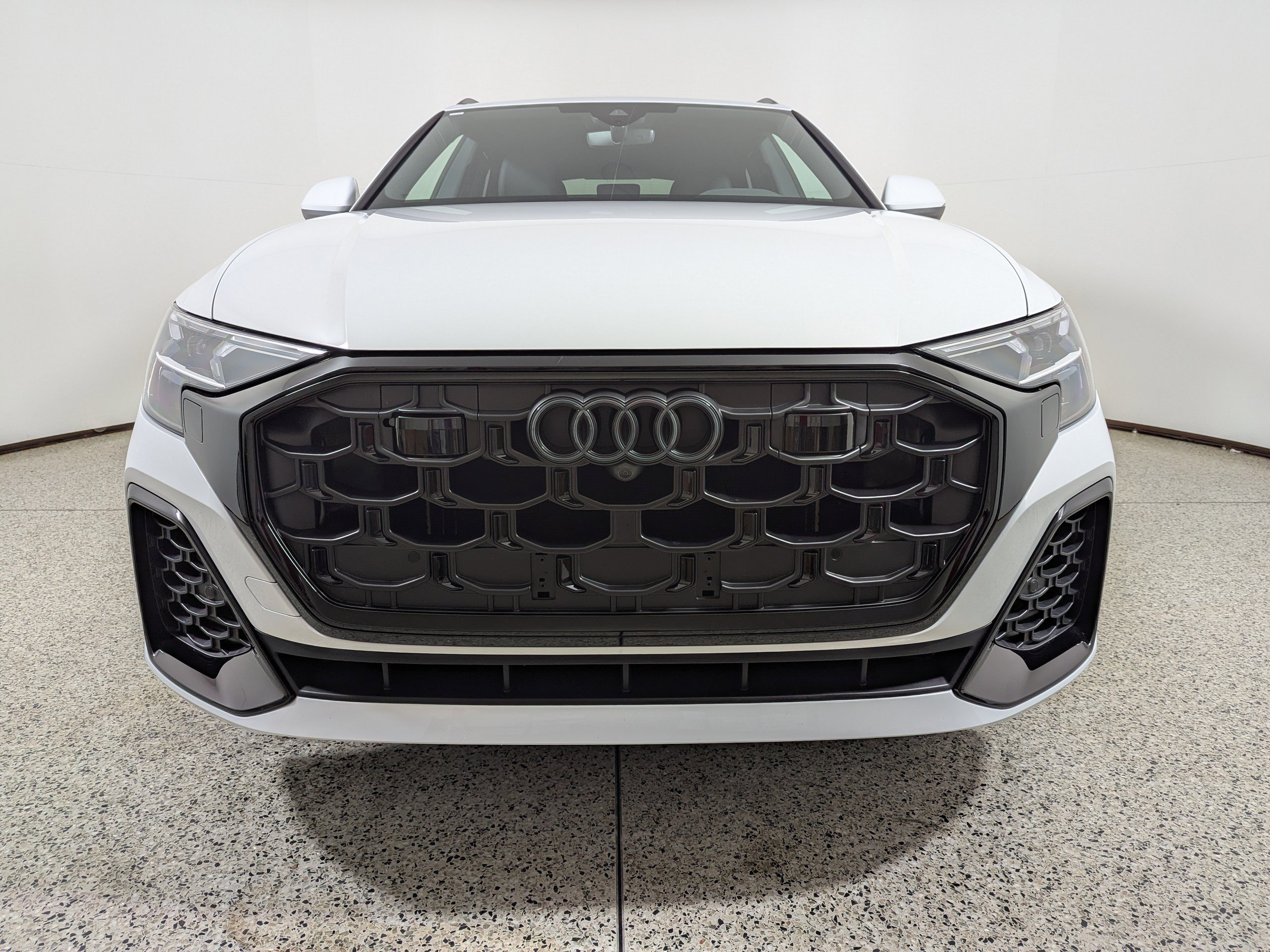 New 2026 Audi Q8 Premium Plus image 2